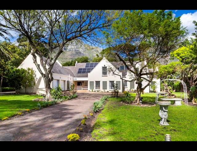 6 BEDROOM HOUSE FOR SALE IN VALLEY AREA